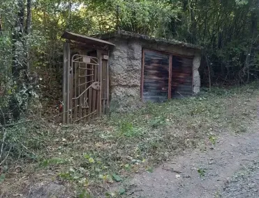 Къща, Своге, Югозападна България - снимка 2 от 4