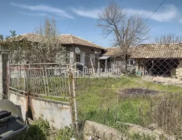 Къща, Търговище, Североизточна България - снимка 9 от 12