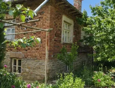 Къща, Търговище, Североизточна България - снимка 10 от 18