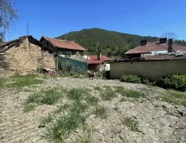 Къща, Своге, Югозападна България