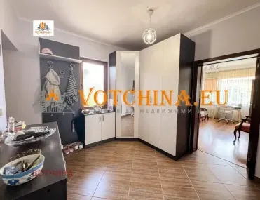 Къща, Добрич, Североизточна България - снимка 2 от 18