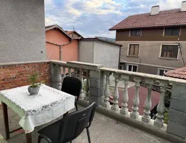 Къща, Перник, Югозападна България - снимка 2 от 18