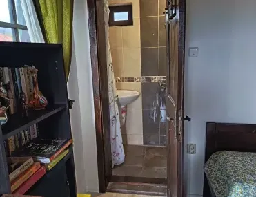 Къща, Ловеч, Северозападна България - снимка 3 от 18