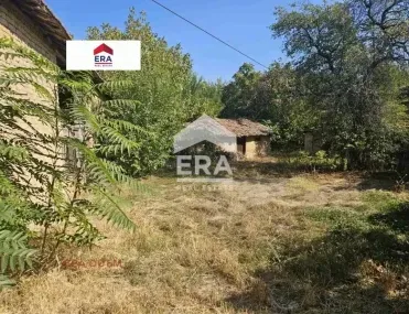Къща, Ловеч, Северозападна България - снимка 2 от 9