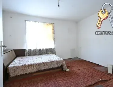 Къща, Плевен, Северозападна България - снимка 2 от 18