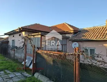 Къща, Плевен, Северозападна България - снимка 8 от 12