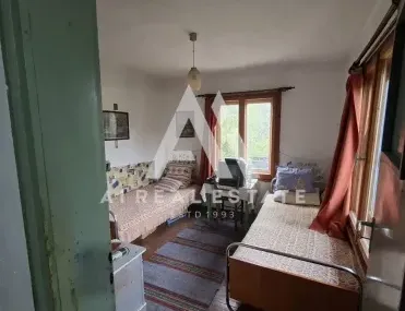 Къща, Ловеч, Северозападна България - снимка 2 от 16