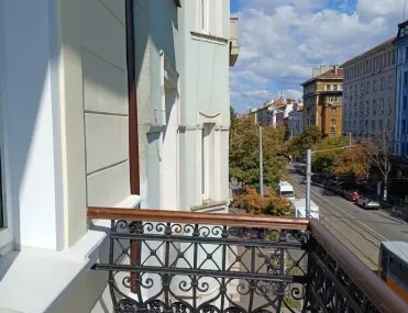 Къща, Център Юг, София - снимка 15 от 18