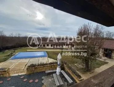 Къща, Хитрино, Североизточна България