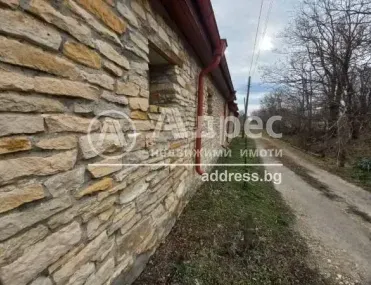 Къща, Хитрино, Североизточна България - снимка 38 от 75