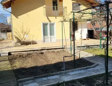Къща, Севлиево, Северна България