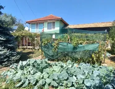Къща, Търговище, Североизточна България