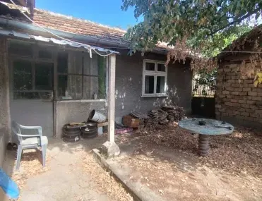 Къща, Търговище, Североизточна България - снимка 4 от 16