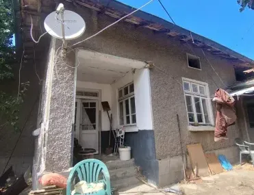Къща, Търговище, Североизточна България - снимка 3 от 16