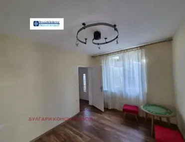 Къща, Кюстендил, Югозападна България - снимка 11 от 18