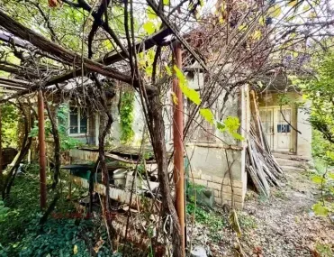 Къща, Крушари, Североизточна България - снимка 2 от 4