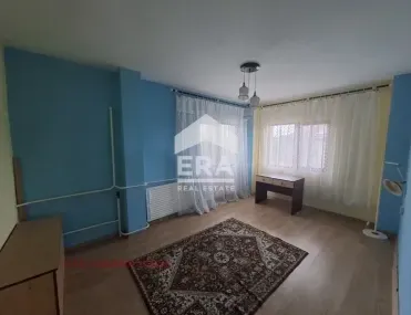 Къща, Плевен, Северозападна България - снимка 2 от 17