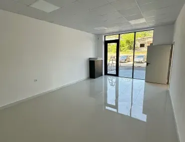 Магазин, Шумен, Североизточна България - снимка 7 от 11