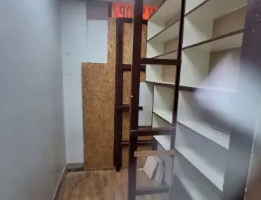 Магазин, Сливница, Югозападна България