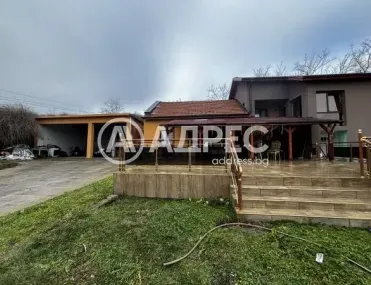 Къща, Долна Митрополия, Северозападна България