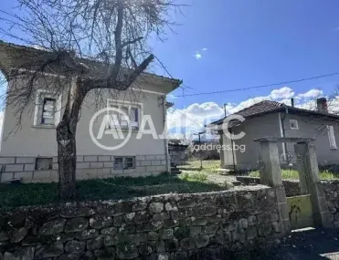 Къща, Априлци, Северозападна България - снимка 2 от 19