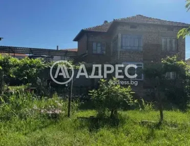Къща, Две Могили, Северна България
