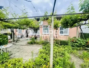 Къща, Нови Пазар, Североизточна България