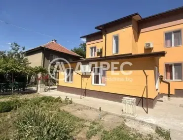 Къща, Долна Митрополия, Северозападна България