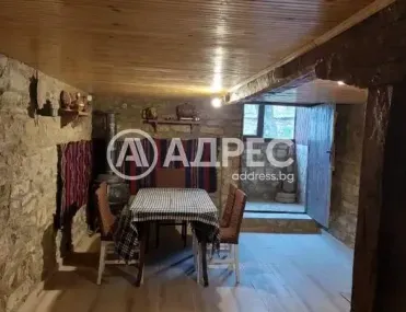 Къща, Върбица, Североизточна България - снимка 19 от 27