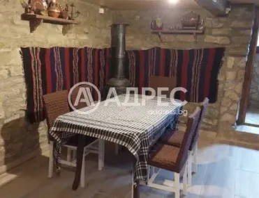 Къща, Върбица, Североизточна България - снимка 18 от 27