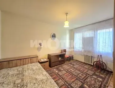 2-стаен, Гео Милев, София