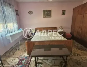 Къща, Луковит, Северозападна България - снимка 13 от 21