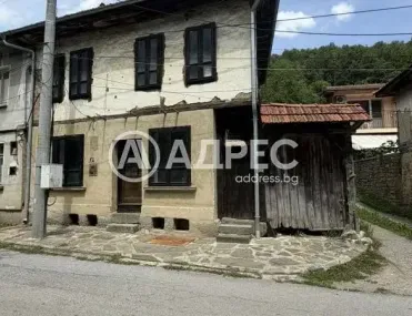 Къща, Троян, Северозападна България - снимка 2 от 18