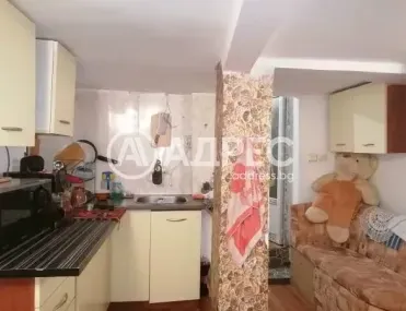 Къща, Ямбол, Югоизточна България - снимка 10 от 29