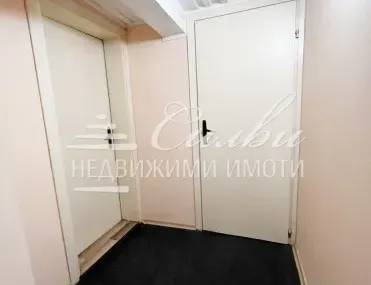 Етаж от къща, Шумен, Североизточна България - снимка 7 от 9