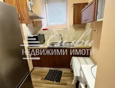 Етаж от къща, Шумен, Североизточна България - снимка 5 от 9