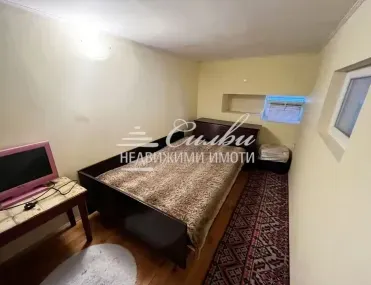 Етаж от къща, Шумен, Североизточна България - снимка 3 от 9