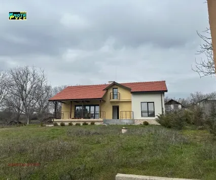 Къща, Покрайнини, Русе - снимка 10 от 17