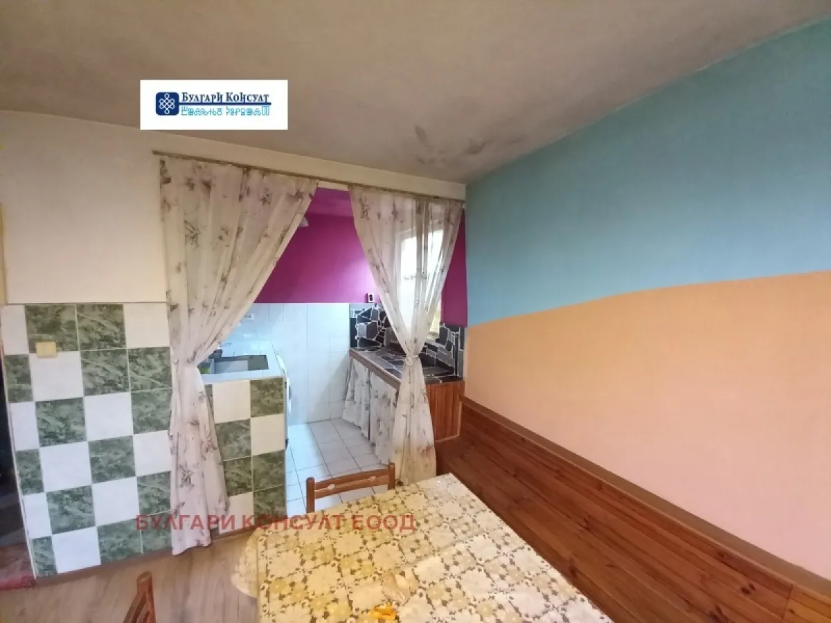 Къща, Бобов Дол, Югозападна България - снимка 8 от 18