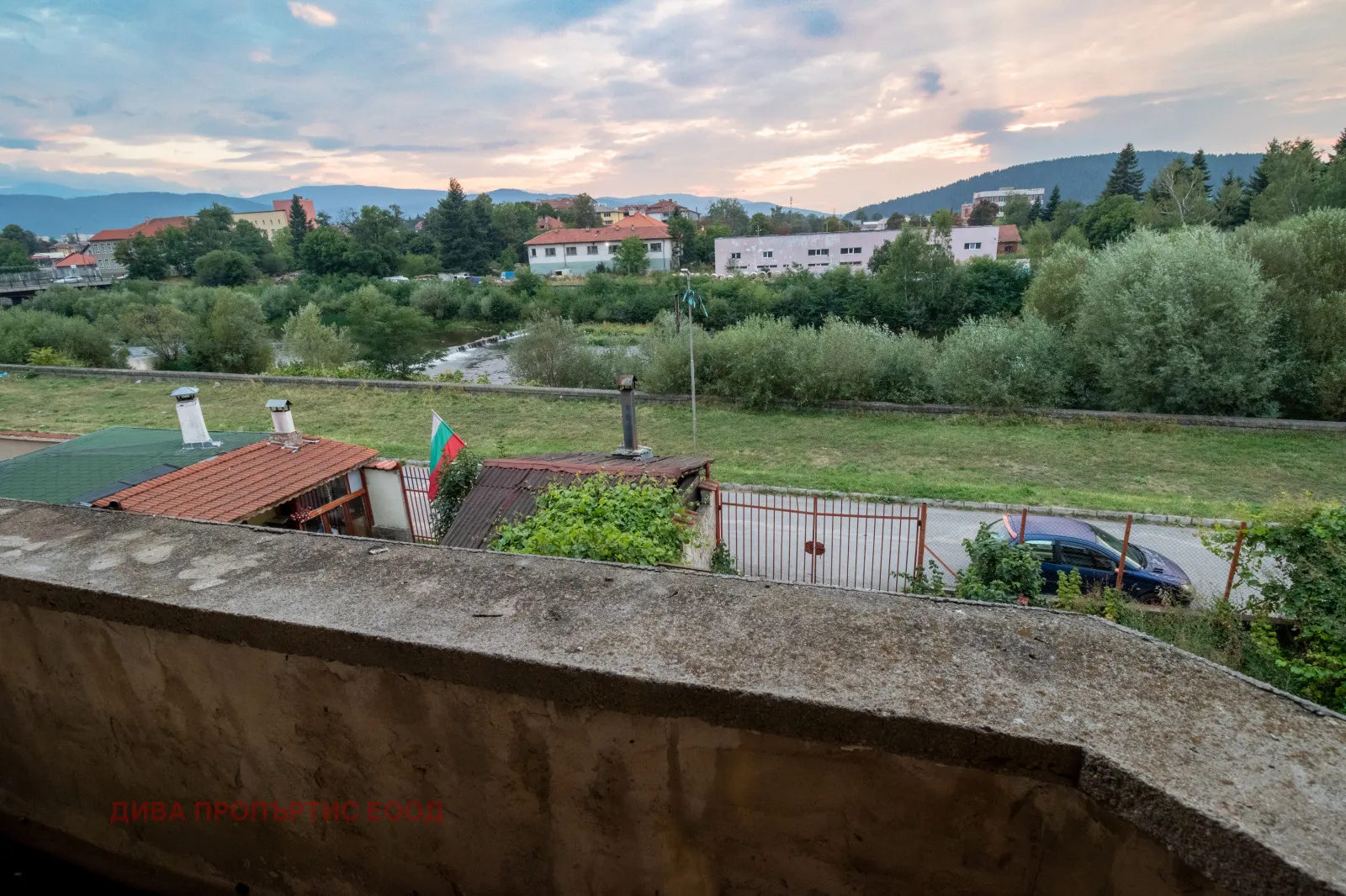 Многостаен, Самоков, Югозападна България - снимка 5 от 10