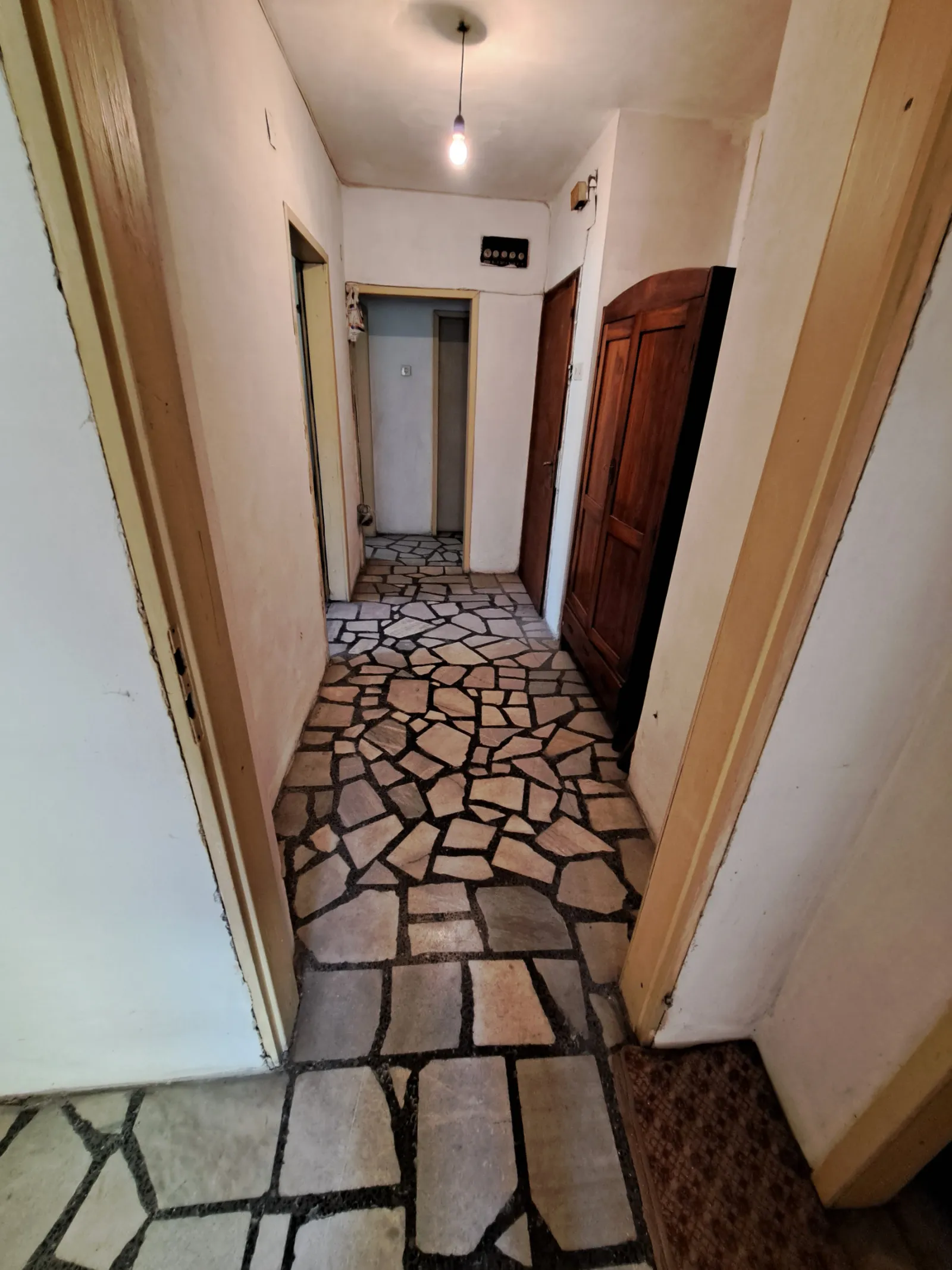 Многостаен, Ботевград, Югозападна България - снимка 16 от 17
