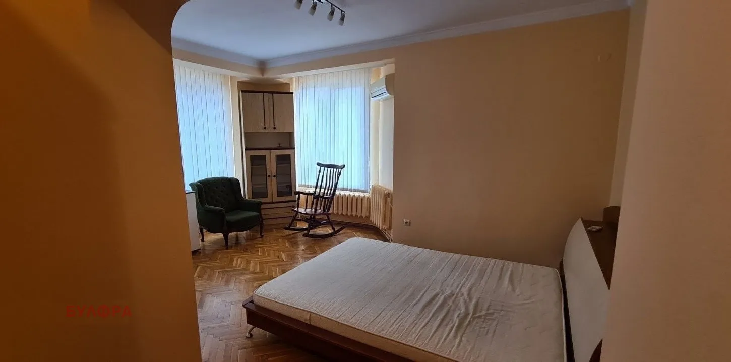 Апартамент, Витоша, София - снимка 2 от 13