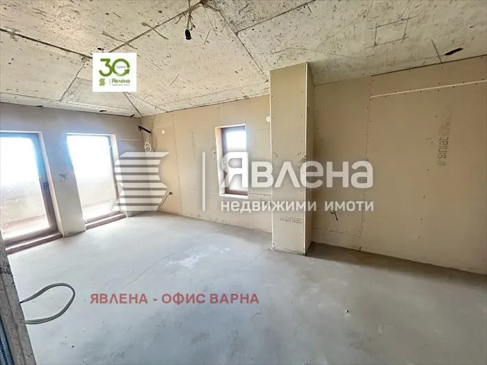 Етаж от къща, Добрич, Североизточна България - снимка 3 от 12