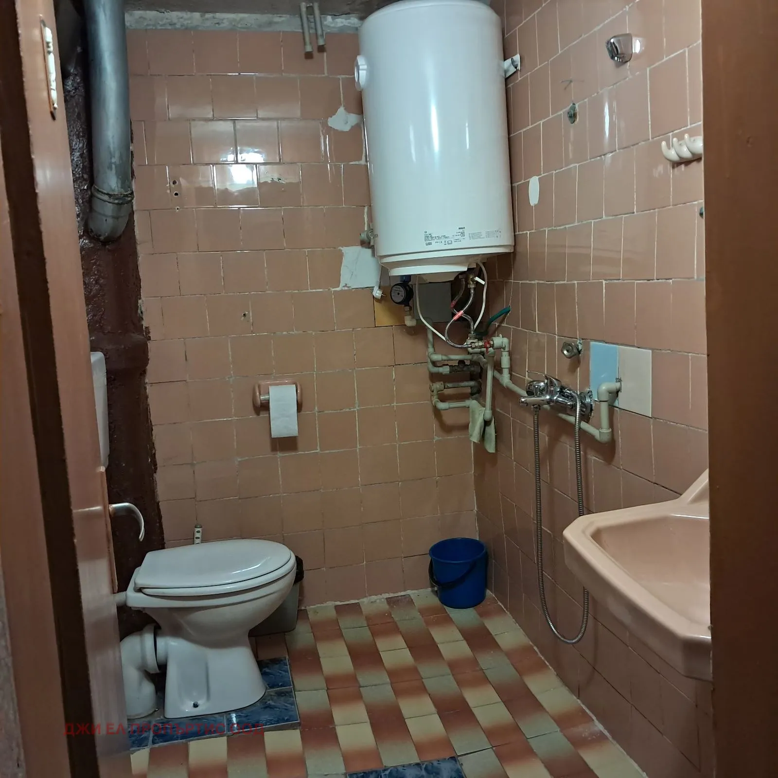 Етаж от къща, гр. Банкя, София