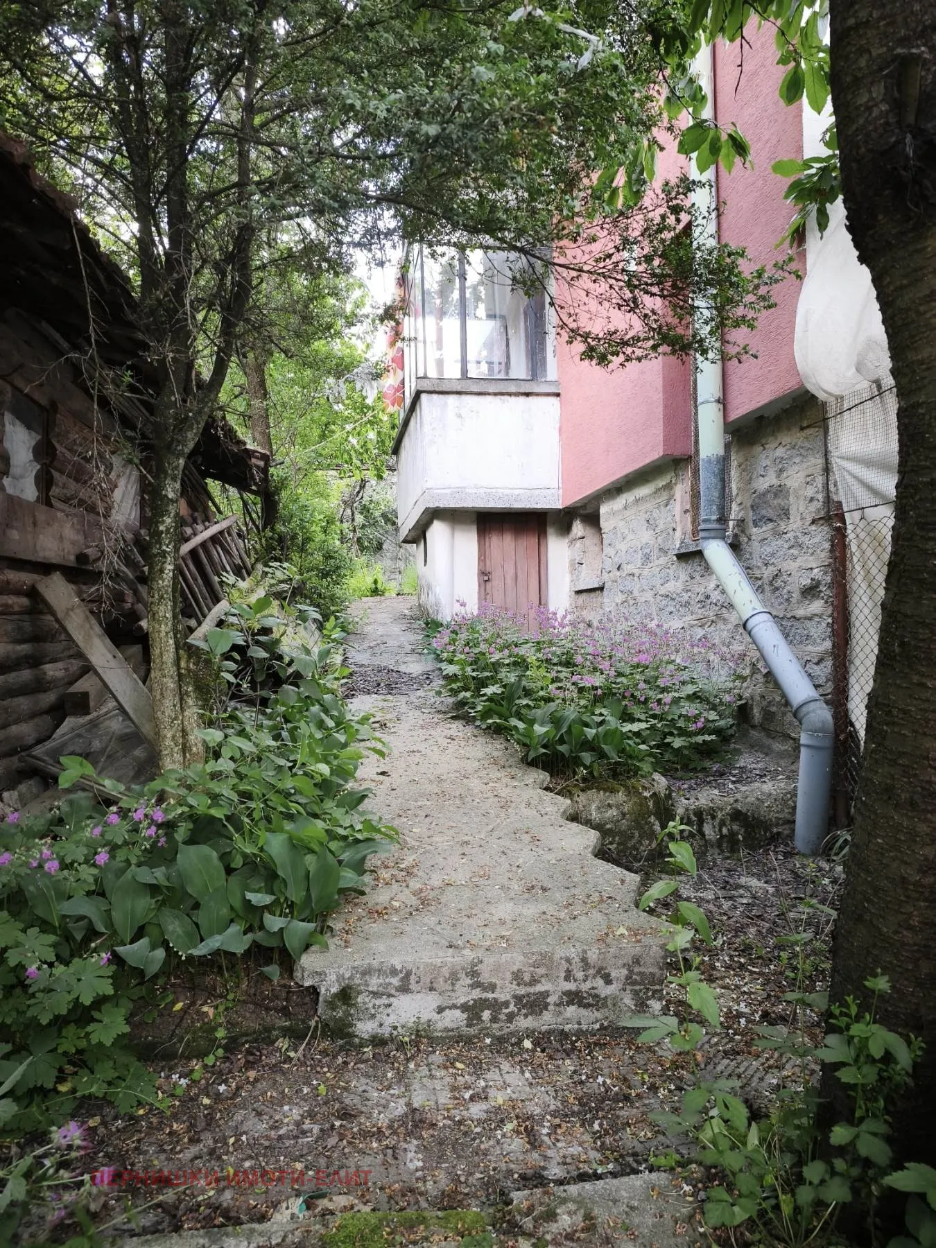 Етаж от къща, Перник, Югозападна България - снимка 4 от 11