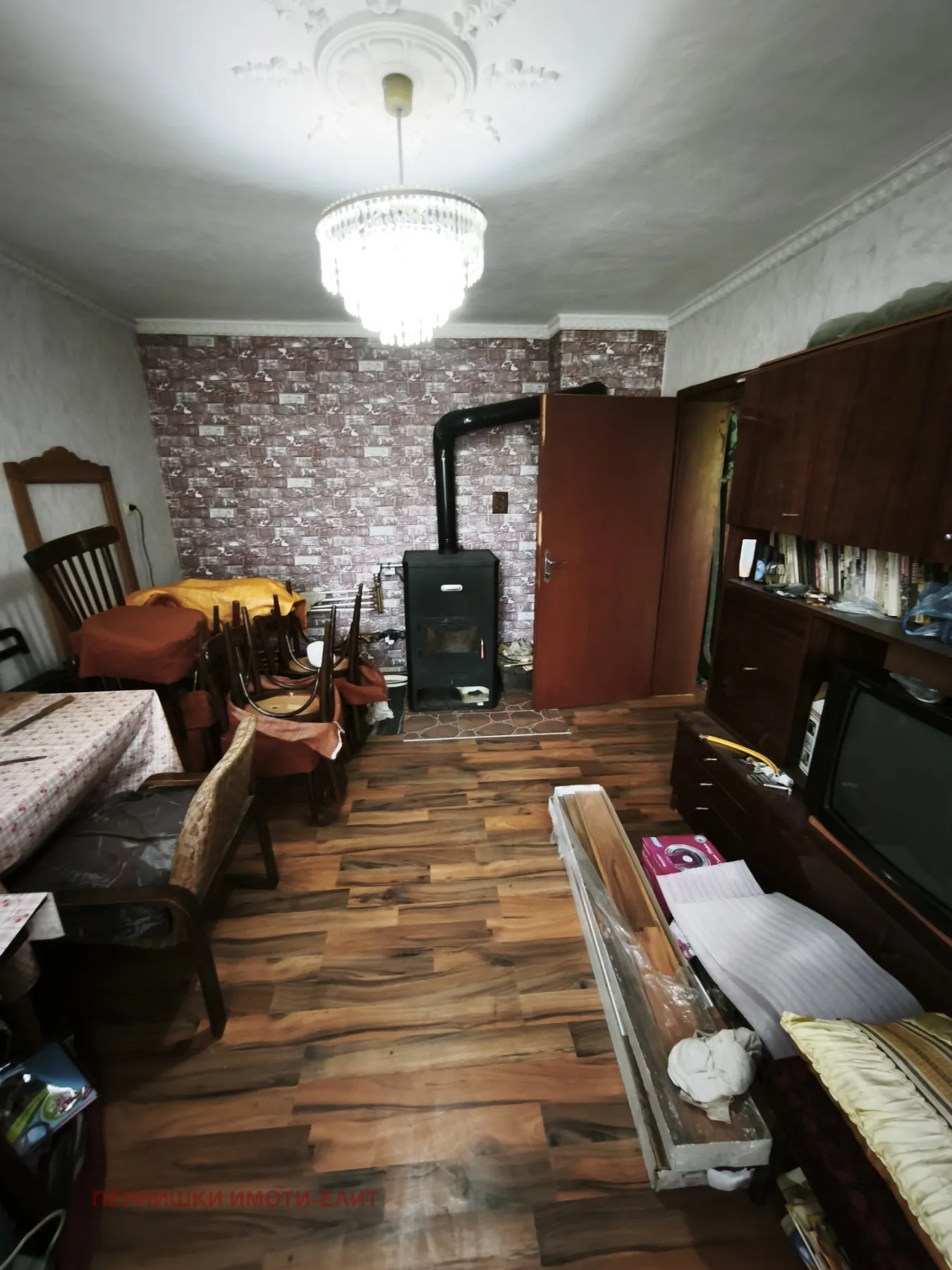 Етаж от къща, Перник, Югозападна България - снимка 9 от 11