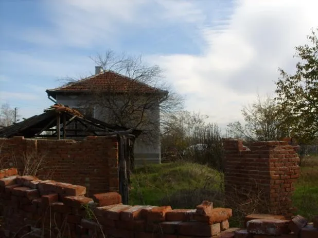 Къща, Братя Даскалови, Югоизточна България - снимка 4 от 8
