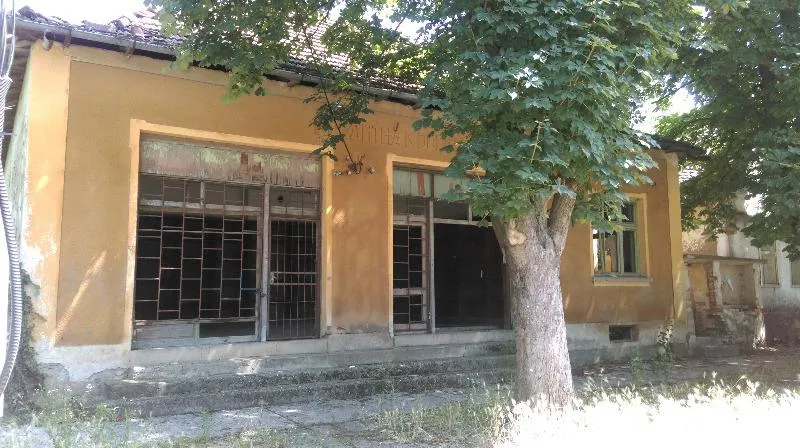Къща, Враца, Северозападна България - снимка 3 от 12