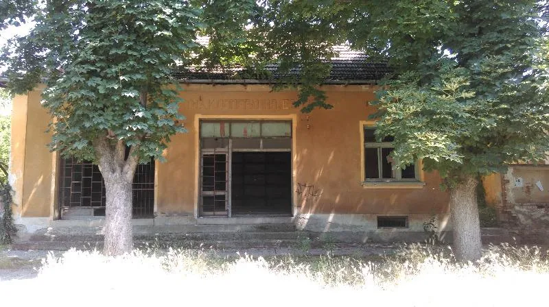 Къща, Враца, Северозападна България - снимка 2 от 12
