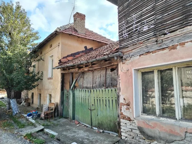 Къща, Плевен, Северозападна България - снимка 3 от 11